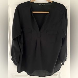 Women’s long sleeve blouse - V-neck